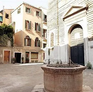 https://la-locandiera-venice.hotelslidodijesolo.com